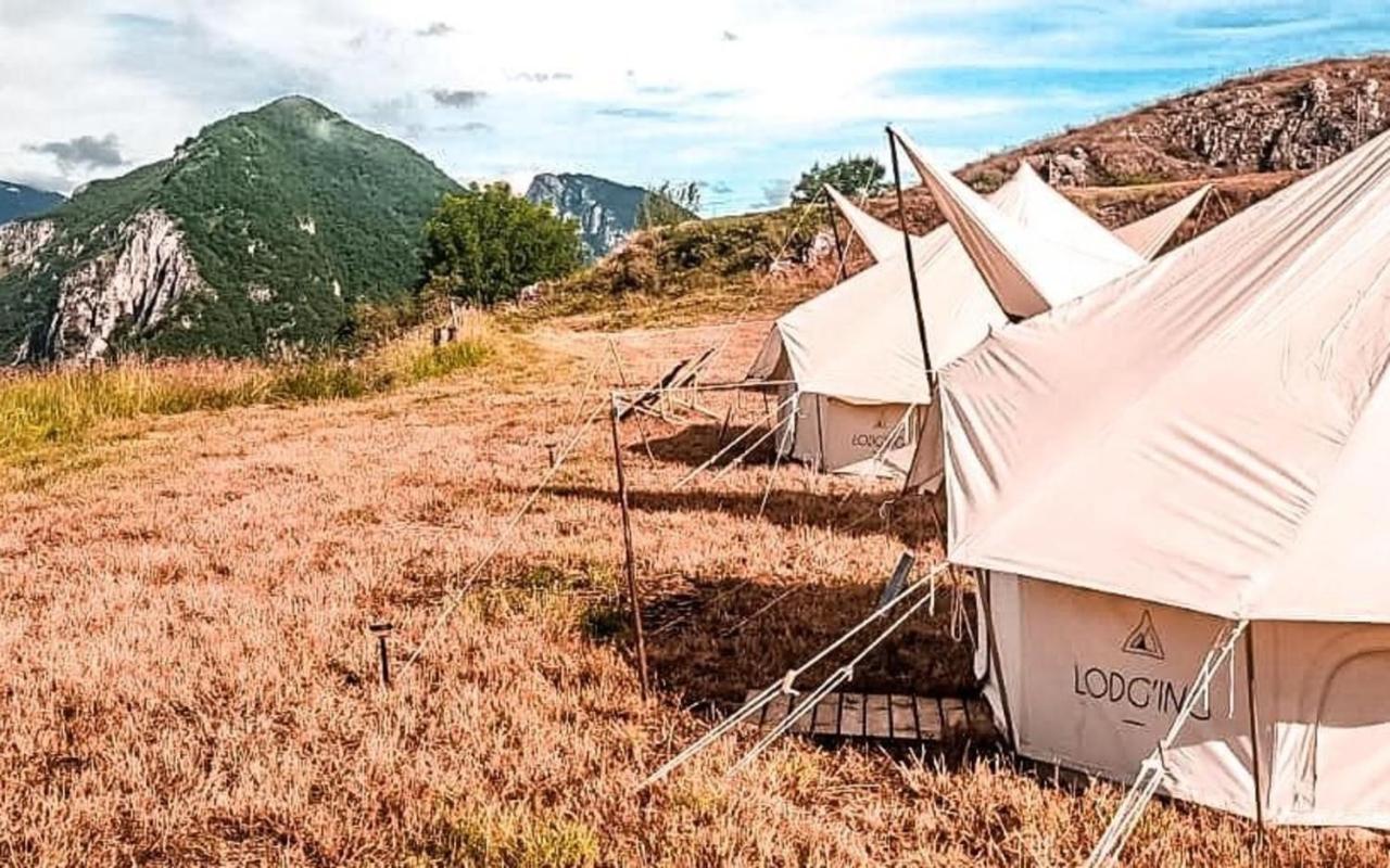 Lodg'Ing Secret Camp Ariege Hotel Lordat Exterior photo
