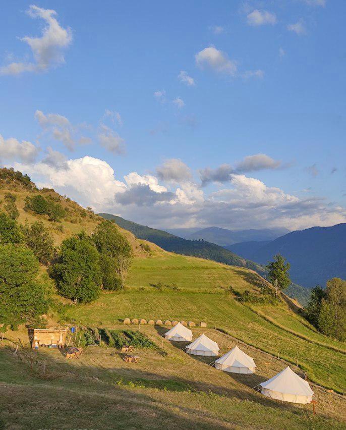 Lodg'Ing Secret Camp Ariege Hotel Lordat Exterior photo